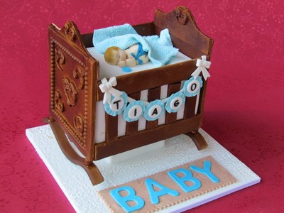 Baby cot cake